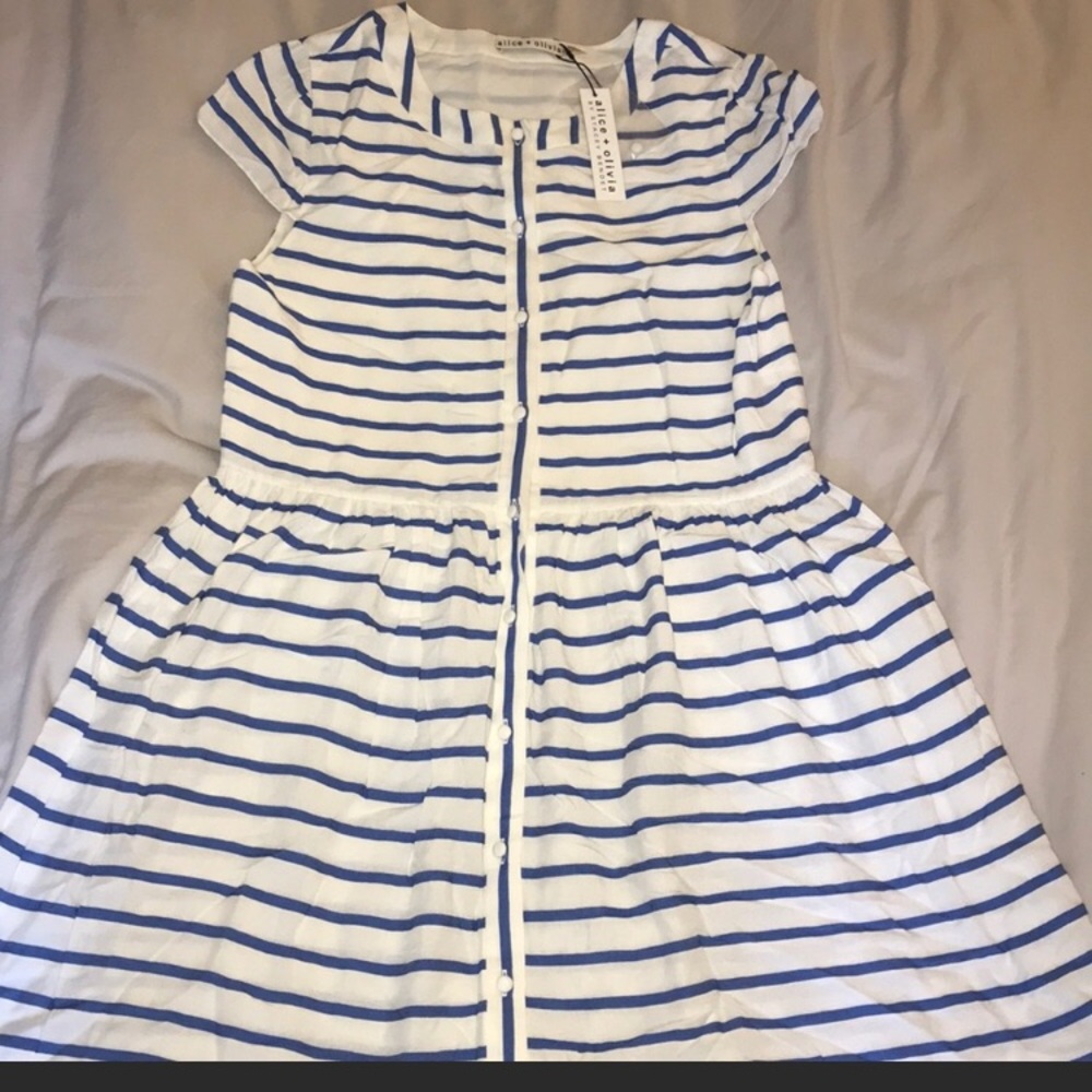 Alice + Olivia Cap Sleeve Dress